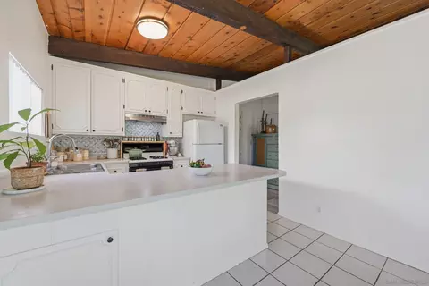 Kitchen - 395 San Roque, Escondido, CA 92025 photo 1 of 6