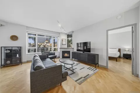 700 W W Hbr #407, San Diego, CA 92101