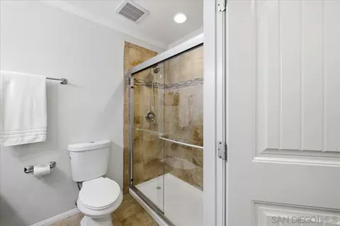 Bath - 10709 Lisa Meadows Dr UNIT B, Santee, CA 92071 photo 2 of 3