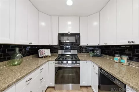 Kitchen - 10709 Lisa Meadows Dr UNIT B, Santee, CA 92071 photo 2 of 4