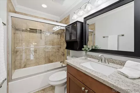 Bath - 10709 Lisa Meadows Dr UNIT B, Santee, CA 92071 photo 3 of 3