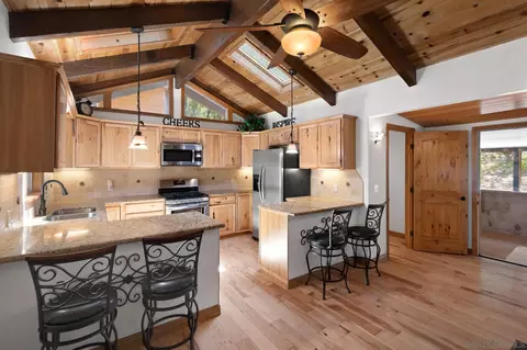 27720 Saunders Meadow Rd, Idyllwild, CA 92549