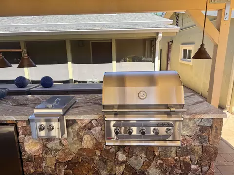 Kitchen - 877 Montview Dr, Escondido, CA 92025 photo 5 of 6