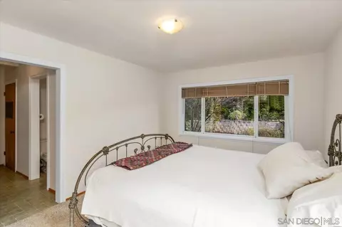 Bedroom - 877 Montview Dr, Escondido, CA 92025 photo 2 of 4