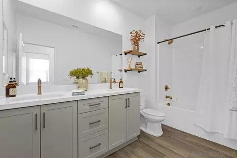 Bath - 712 Meadowood St, Fallbrook, CA 92028 photo 5 of 5