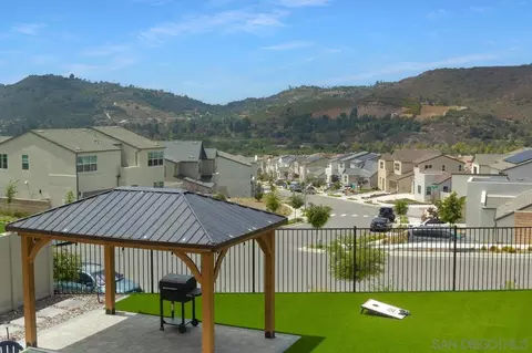 712 Meadowood St, Fallbrook, CA 92028