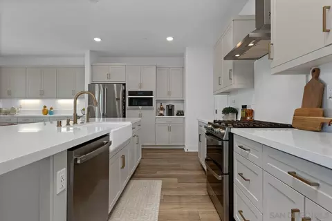 Kitchen - 712 Meadowood St, Fallbrook, CA 92028 photo 4 of 5