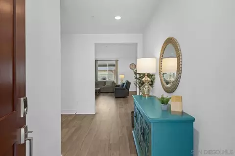 Entry Way - 712 Meadowood St, Fallbrook, CA 92028 photo 2 of 2