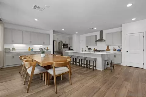 Dining - 712 Meadowood St, Fallbrook, CA 92028 photo 2 of 3