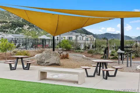 View/Area - 712 Meadowood St, Fallbrook, CA 92028 photo 1 of 1