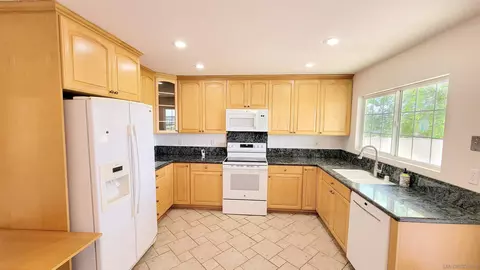 Kitchen - 13944 Arbolitos, Poway, CA 92064 photo 1 of 2
