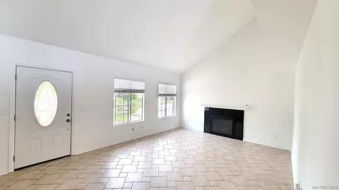 Living - 13944 Arbolitos, Poway, CA 92064 photo 3 of 4
