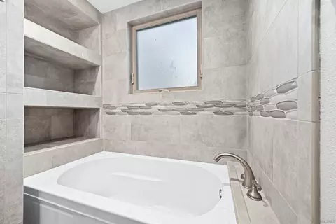 Bath - 9219 Inverness Rd, Santee, CA 92071 photo 5 of 6