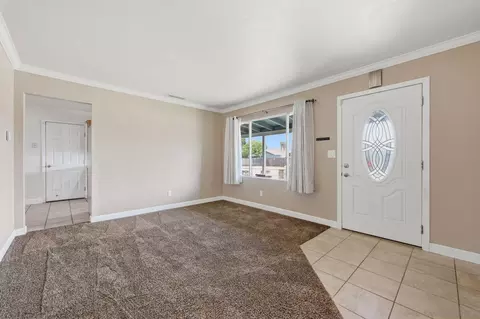Living - 936 Spinel Ave, El Cajon, CA 92021 photo 4 of 9