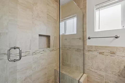 Bath - 936 Spinel Ave, El Cajon, CA 92021 photo 4 of 4