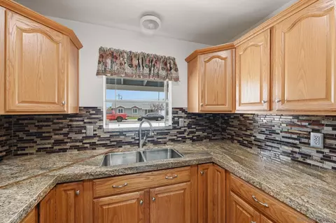 Kitchen - 936 Spinel Ave, El Cajon, CA 92021 photo 3 of 4