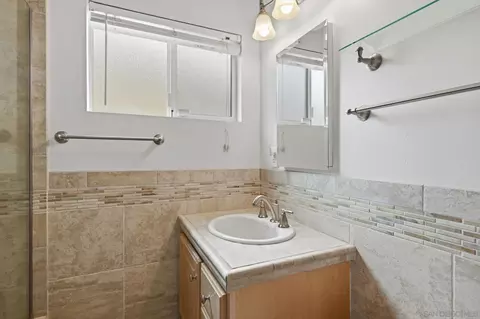 Bath - 936 Spinel Ave, El Cajon, CA 92021 photo 3 of 4