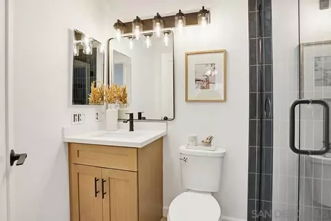 Bath - 1730 Pleasantdale Dr, Encinitas, CA 92024 photo 2 of 3