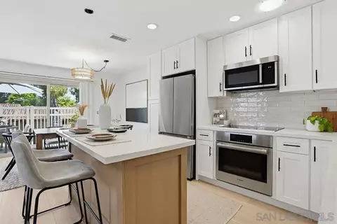 Kitchen - 1730 Pleasantdale Dr, Encinitas, CA 92024 photo 2 of 3