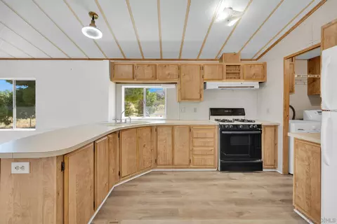 Kitchen - 7273 Hard Scramble Trl, Julian, CA 92036 photo 1 of 2