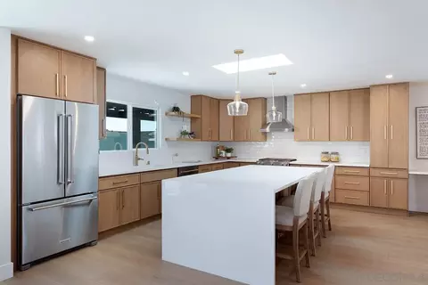 6211 Syracuse Ln, San Diego, CA 92122