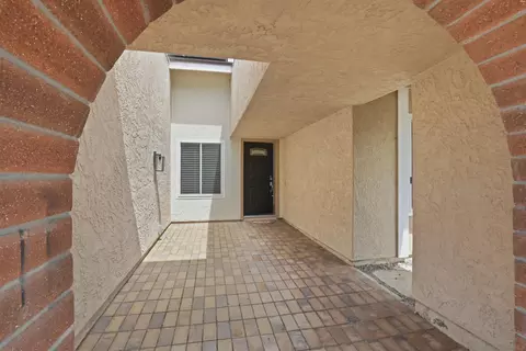 Entry Way - 3022 Azahar Ct, Carlsbad, CA 92009 photo 1 of 1