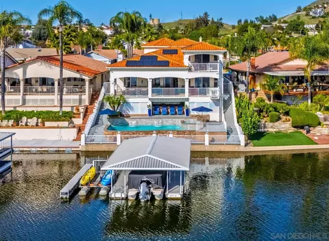 30325 Cove View St, Canyon Lake, CA 92587