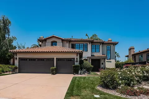 16527 N Woodson Dr, Ramona, CA 92065