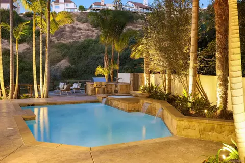 Exterior - 2065 Soledad Ave, La Jolla, CA 92037 photo 8 of 16