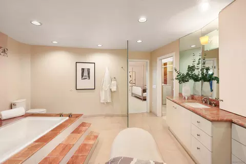 Bath - 2065 Soledad Ave, La Jolla, CA 92037 photo 1 of 4