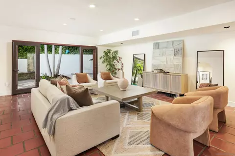 Living - 2065 Soledad Ave, La Jolla, CA 92037 photo 9 of 12
