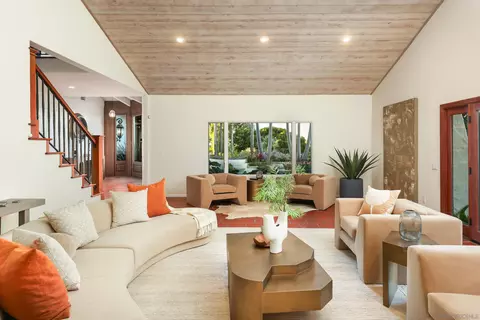 Living - 2065 Soledad Ave, La Jolla, CA 92037 photo 2 of 12