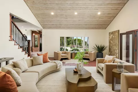 Living - 2065 Soledad Ave, La Jolla, CA 92037 photo 4 of 12