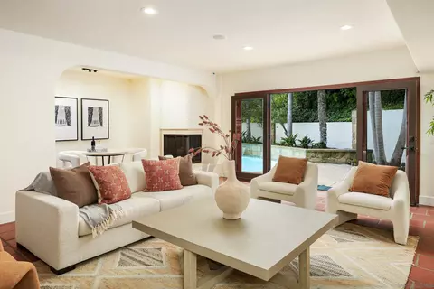 Living - 2065 Soledad Ave, La Jolla, CA 92037 photo 11 of 12