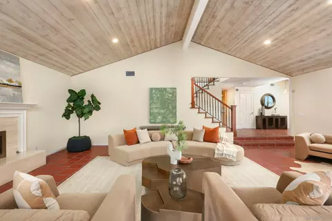 Living - 2065 Soledad Ave, La Jolla, CA 92037 photo 1 of 12
