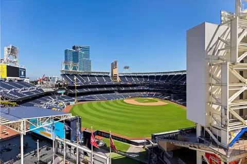 325 7th Ave #1602, San Diego, CA 92101
