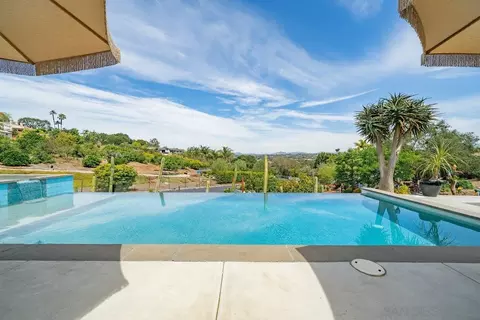 Exterior - 460 Rancho Camino, Fallbrook, CA 92028 photo 9 of 31
