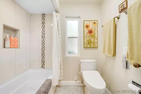 Bath - 460 Rancho Camino, Fallbrook, CA 92028 photo 5 of 6