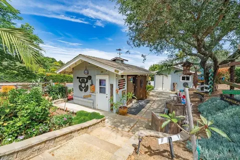 Exterior - 460 Rancho Camino, Fallbrook, CA 92028 photo 22 of 31