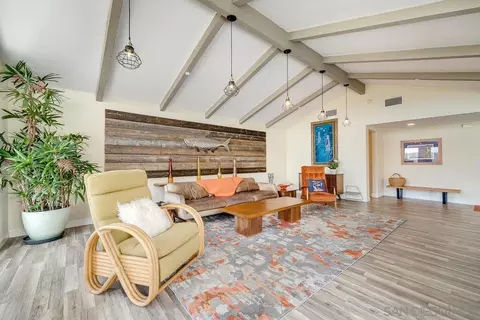 Living - 460 Rancho Camino, Fallbrook, CA 92028 photo 2 of 5