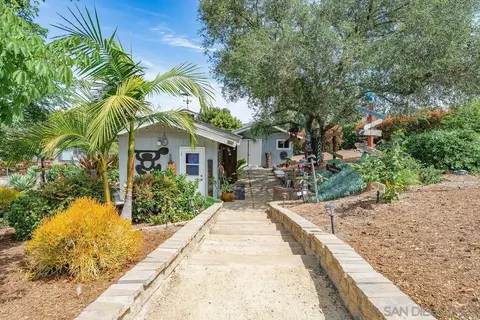 Exterior - 460 Rancho Camino, Fallbrook, CA 92028 photo 17 of 31