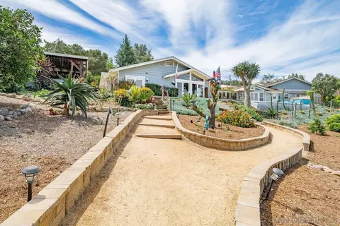 Exterior - 460 Rancho Camino, Fallbrook, CA 92028 photo 16 of 31