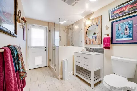 Bath - 460 Rancho Camino, Fallbrook, CA 92028 photo 2 of 6
