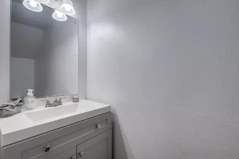 Bath - 3433 Los Mochis Way, Oceanside, CA 92056 photo 1 of 2