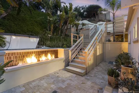 Exterior - 430 Moonlight Ln, Encinitas, CA 92024 photo 5 of 7