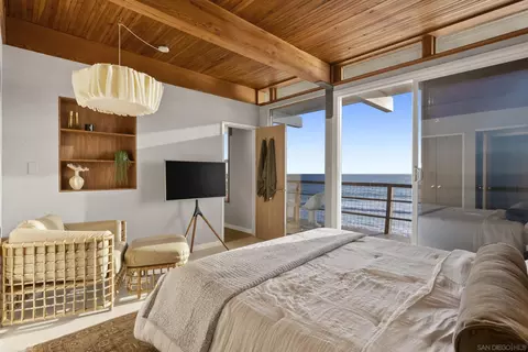 Bedroom - 430 Moonlight Ln, Encinitas, CA 92024 photo 1 of 4