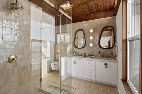 Bath - 430 Moonlight Ln, Encinitas, CA 92024 photo 1 of 2