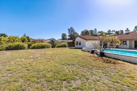 Exterior - 17648 Valle Verde Rd, Poway, CA 92064 photo 9 of 11