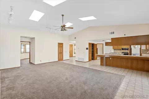 Living - 17648 Valle Verde Rd, Poway, CA 92064 photo 4 of 7
