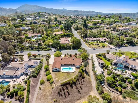 View/Area - 17648 Valle Verde Rd, Poway, CA 92064 photo 4 of 4